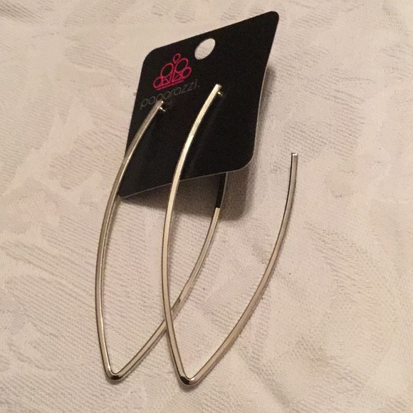 💃NWT Too Fashionable & So Much Fun To Wear Pierced Lightweight Earrings 💃 - Picture 3 of 4